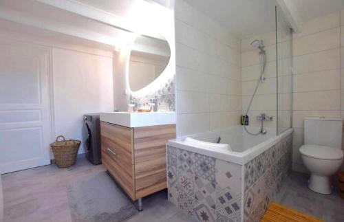 La Maziere-aux-Bons-Hommes Apartment | appartement le pavane
