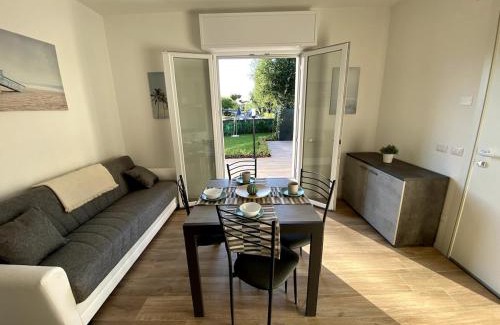 Fogliano Marina Apartment | Appartamento con Giardino indipendente 250 mt dal mare