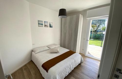 Fogliano Marina Apartment | Appartamento con Giardino indipendente 250 mt dal mare