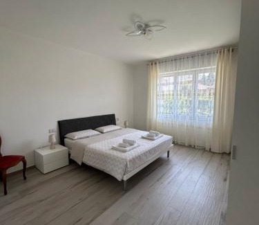Luino Apartment | Appartamento Rajmonda