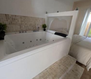 Lemasson Apartment | Appartement, Amour & Spa