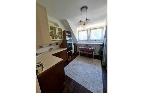 Aurillac House | APPARTEMENT CENTRE VILLE TERRASSE JARDIN GARAGE Chez Priscilla