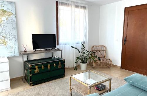 Les Brugassieres Apartment | Appartement dans villa, parking, accès piscine