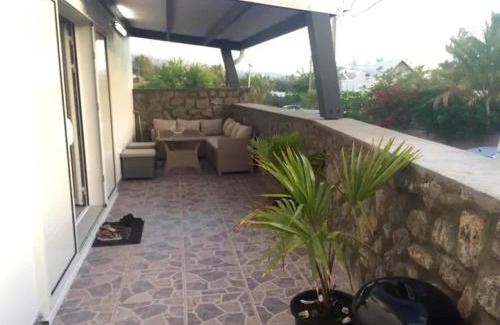 Trois-Bassins Apartment | Appartement moderne au cœur de Les Trois-Bassins avec jacuzzi