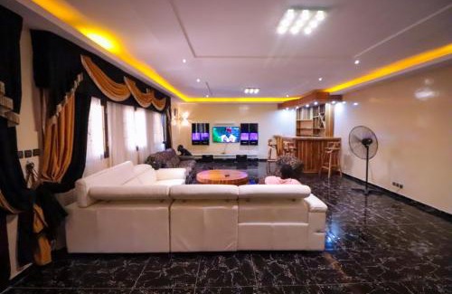 Adetikope Villa | Appartement Nika