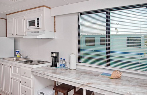 Stocking Island Boat Rental | Aqua Village Resort