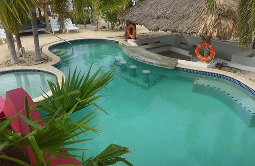 Waterlands Village Cottage | Aquavilla - Luxurious 3 Bed Waterfront Villa In Private Gated Vacation Resort