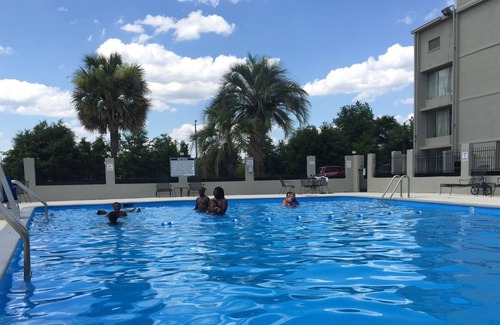 Albany Hotel | Araamda Inn