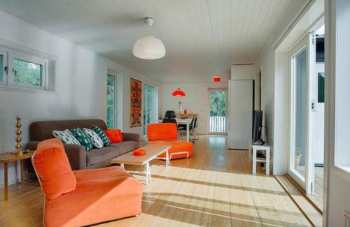 Varmdo House | Archipelago-house with pool, boat and bikes