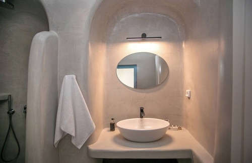 Finikia House | Arck Suites