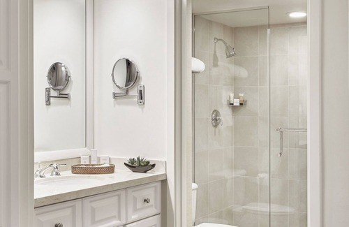 Phoenix Resort | Arizona Grand Resort & Spa