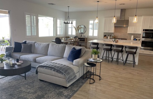 South Mountain House | Arizona retreat! Hiking trails, 15 mins. to Downtown. Heated community pool.