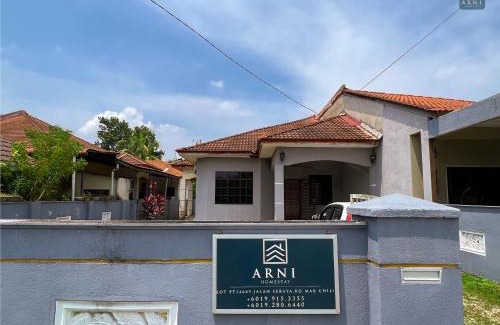 Kampung Jaya House | Arni Homestay - Mak Chili