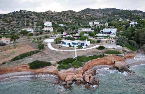 Spetses House | Aroura Homes 4BR Beachfront Villa