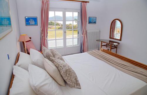 Spetses House | Aroura Homes 4BR Beachfront Villa