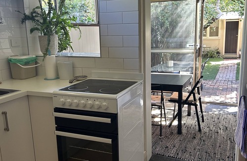 Prahran House | Art Deco quaintness in quiet pocket of Hawksburn