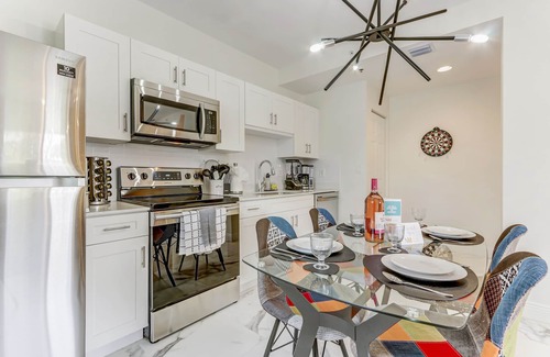 Wynwood Art District Apartment | ArTease 3: Walk to Wynwood & Design District