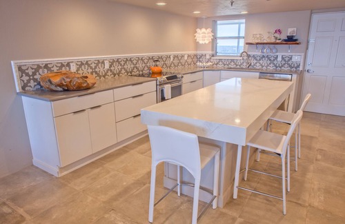 Ormond-by-the-Sea Condo | Artist owned 7th floor paradise! DIRECT Oceanfront! Meet an Octopus! 🐙