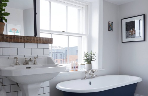 Saint Paul's Hotel | Artist Residence Bristol