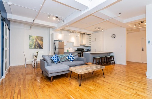 Mile End Apartment | Artistic & Tech Mile End Suites