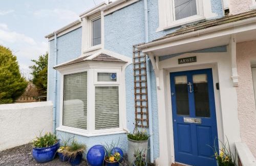 Nefyn House | Arwel