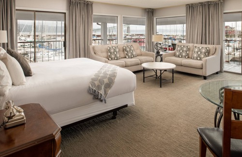 Astoria Hotel | Astoria Riverwalk Inn