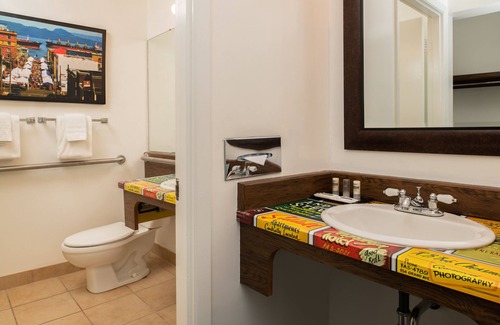 Astoria Hotel | Astoria Riverwalk Inn