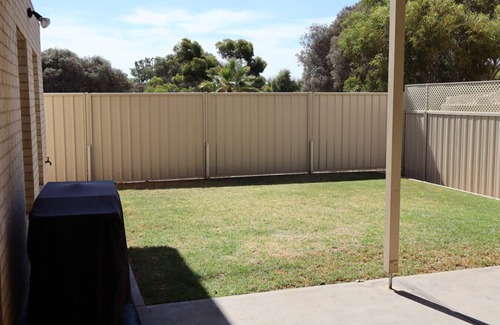 Port Hughes Apartment | Atlantis - Modern Well Equipped Home Near the Beach