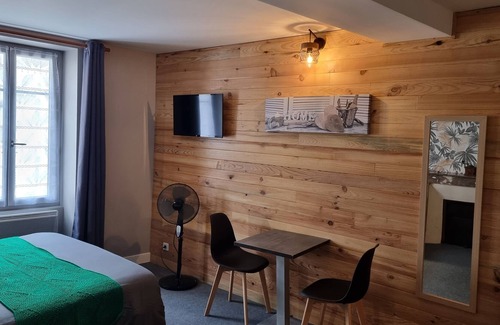 Piegut-Pluviers House | Atrium Chambres d'hôtes et gîte