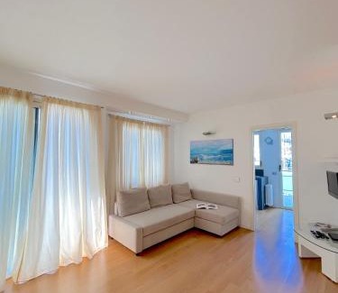 Fogliano Marina Apartment | Attico Alba -Flexrent Abissinia