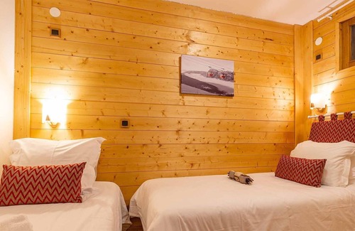 Pralognan-la-Vanoise Condo | Au pied des pistes! Bel Appartement+ casiers à ski