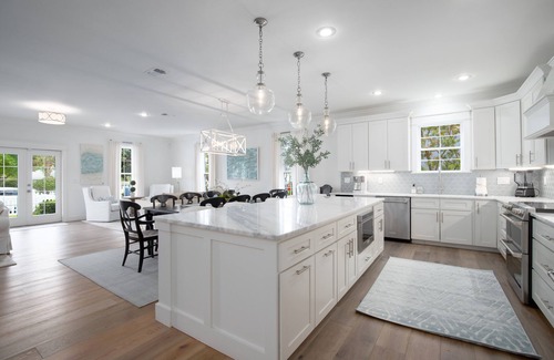Crystal Beach House | Aug 16-28 Avail, Gorgeous 6 Bed, Private Pool, Beach Service & 6 Seat Golf Cart!