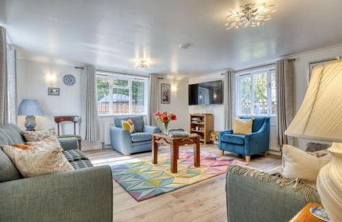 Bourton House | Augusta Cottage