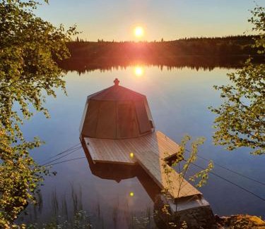 Kivipera Boat Rental | AuroraHut, Overwater Hut