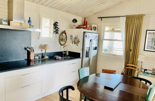 Ilot 11 Ski Chalet | Authentic chalet on stilts facing the sea (15 m) - 4-star services