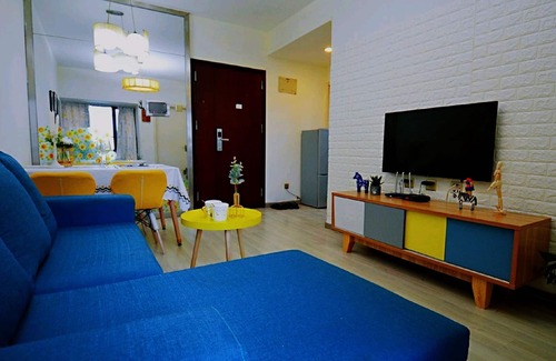 Futian Apartment | Avatar City Zebra Large Queen Bed & High Rise View