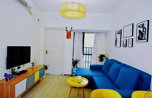 Futian Apartment | Avatar City Zebra Large Queen Bed & High Rise View