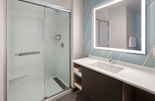 Bay Ridge Hotel | avid hotel Brooklyn Dyker Heights by IHG