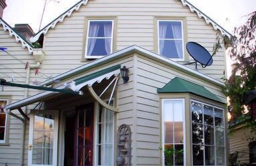 Launceston CBD House | Award winning central Launceston accomodation