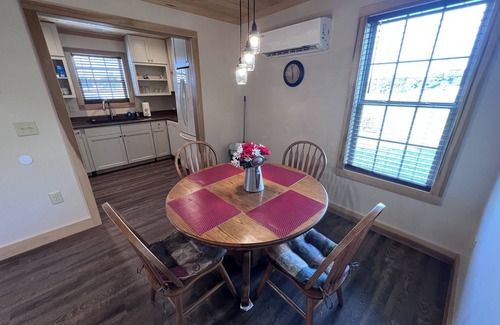 Farmers Cottage | Awesome Cabin Near Cave Run Lake and Morehead State University!