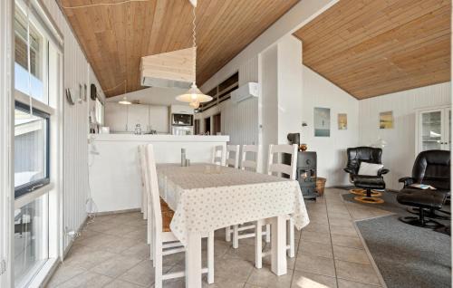 Pøt Strandby House | Awesome Home In Juelsminde With Kitchen