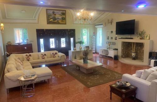 Lilongwe Bed & Breakfast | Ayonthoo!
