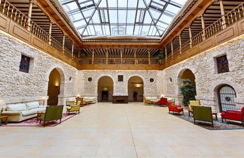 Penafiel Hotel | AZZ Peñafiel Las Claras Hotel & Spa