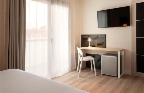 Txagorritxu Hotel | B&B HOTEL Vitoria General Álava