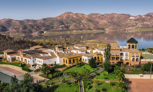 Vinuela Hotel | B bou Hotel La Viñuela & Spa