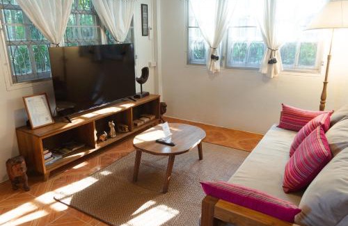 Wua Lai House | Baan Ragang : Cozy Entire House in Old Chiang Mai