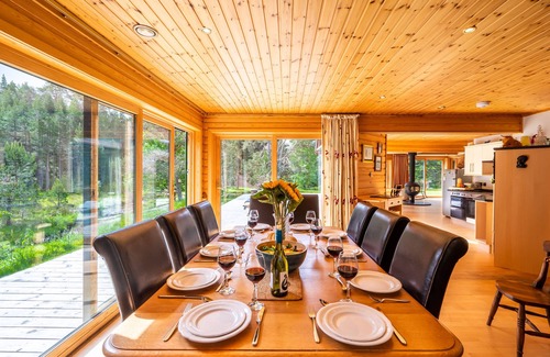 Carrbridge Cabin | Baddengorm Lodge - a lodge that sleeps 10 guests in 5 bedrooms