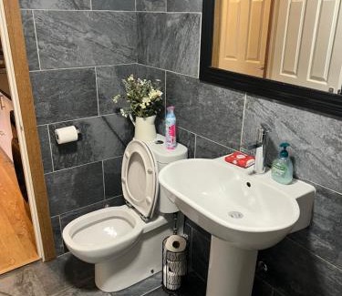 Loversall Ski Chalet | bailiffs cottage annex