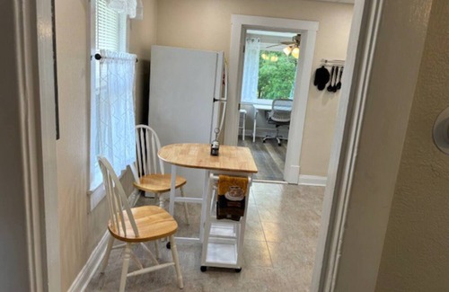 Morgantown Cottage | Bakers Ridge Cottagen- Near WVU Evansdale Campus, hospitals, stadium, & coliseum