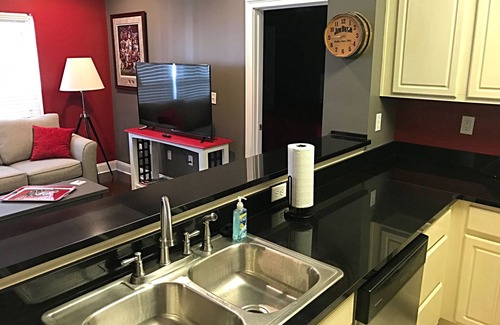 Tuscaloosa Condo | Bama Condo only a Half Mile from Campus and Bryant Denny Stadium!